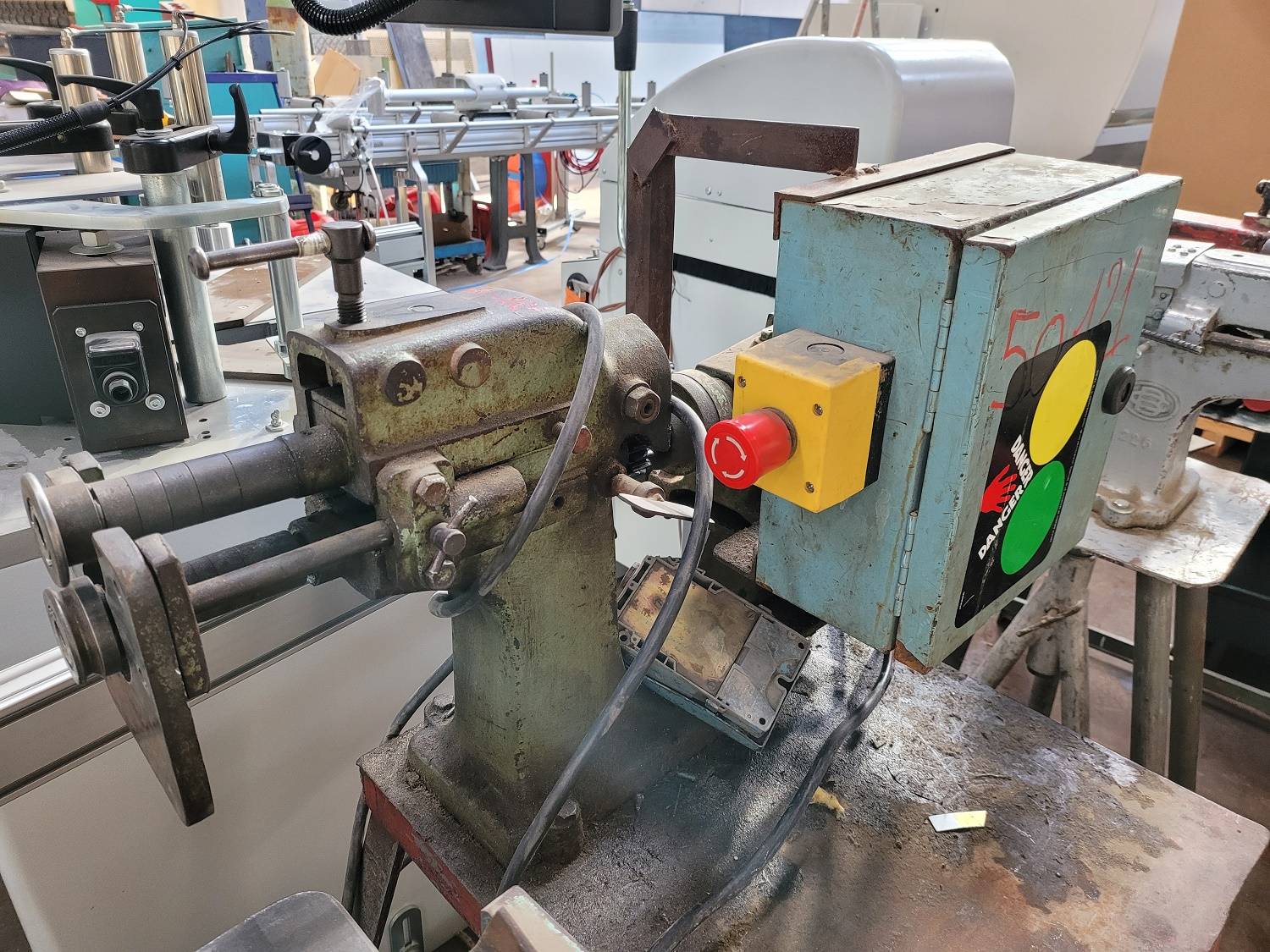 Bordeuse moulureuse motorisée BOREY/ALMORE N°2 VAMO Machines-Outils