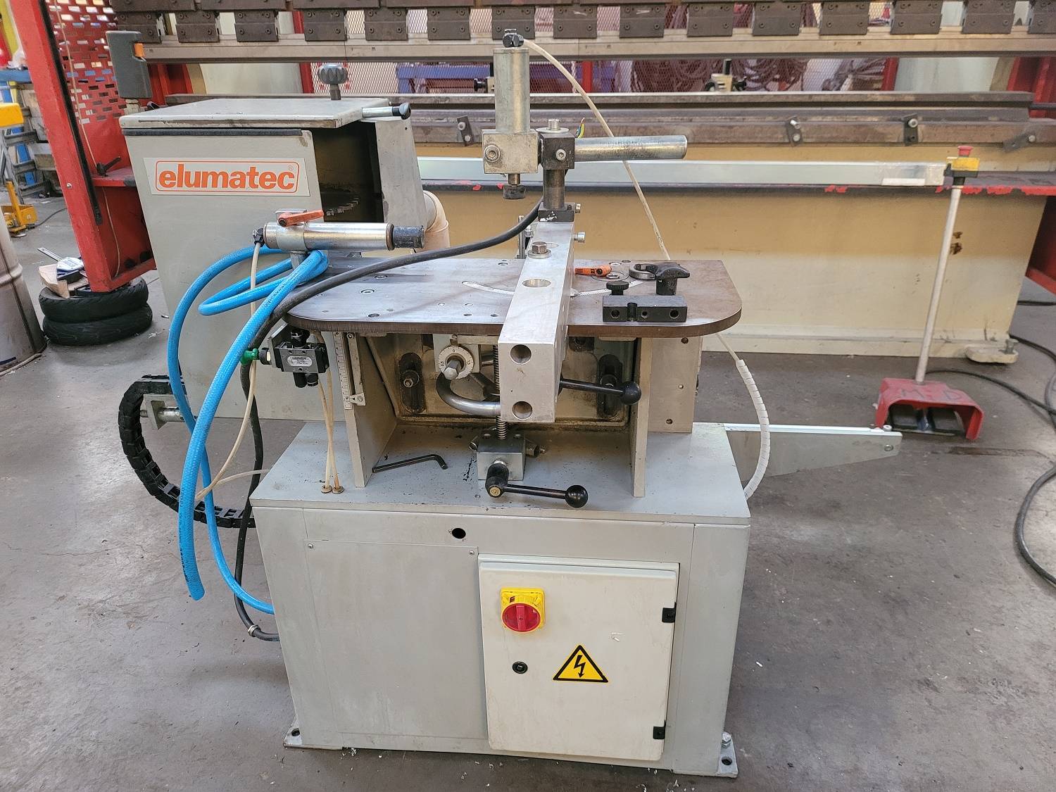 Grugeuse en bout aluminium ELUMATEC AF222 VAMO Machines-Outils