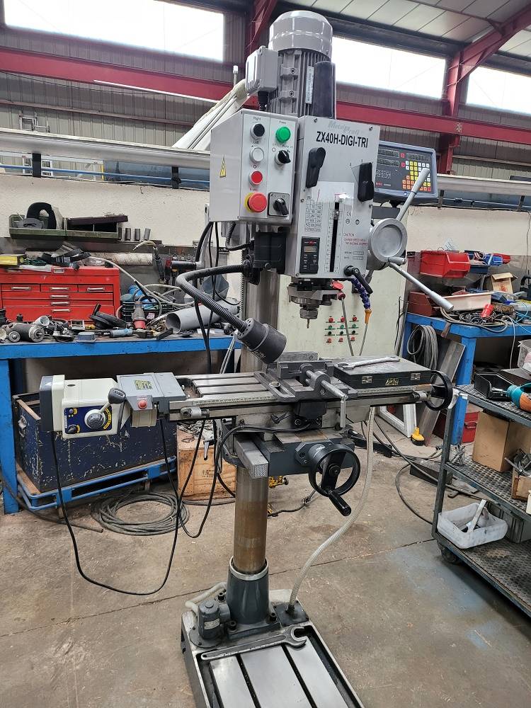 Perceuse à colonne METALPROFIL ZX40H-DIGI-TRI VAMO Machines-Outils